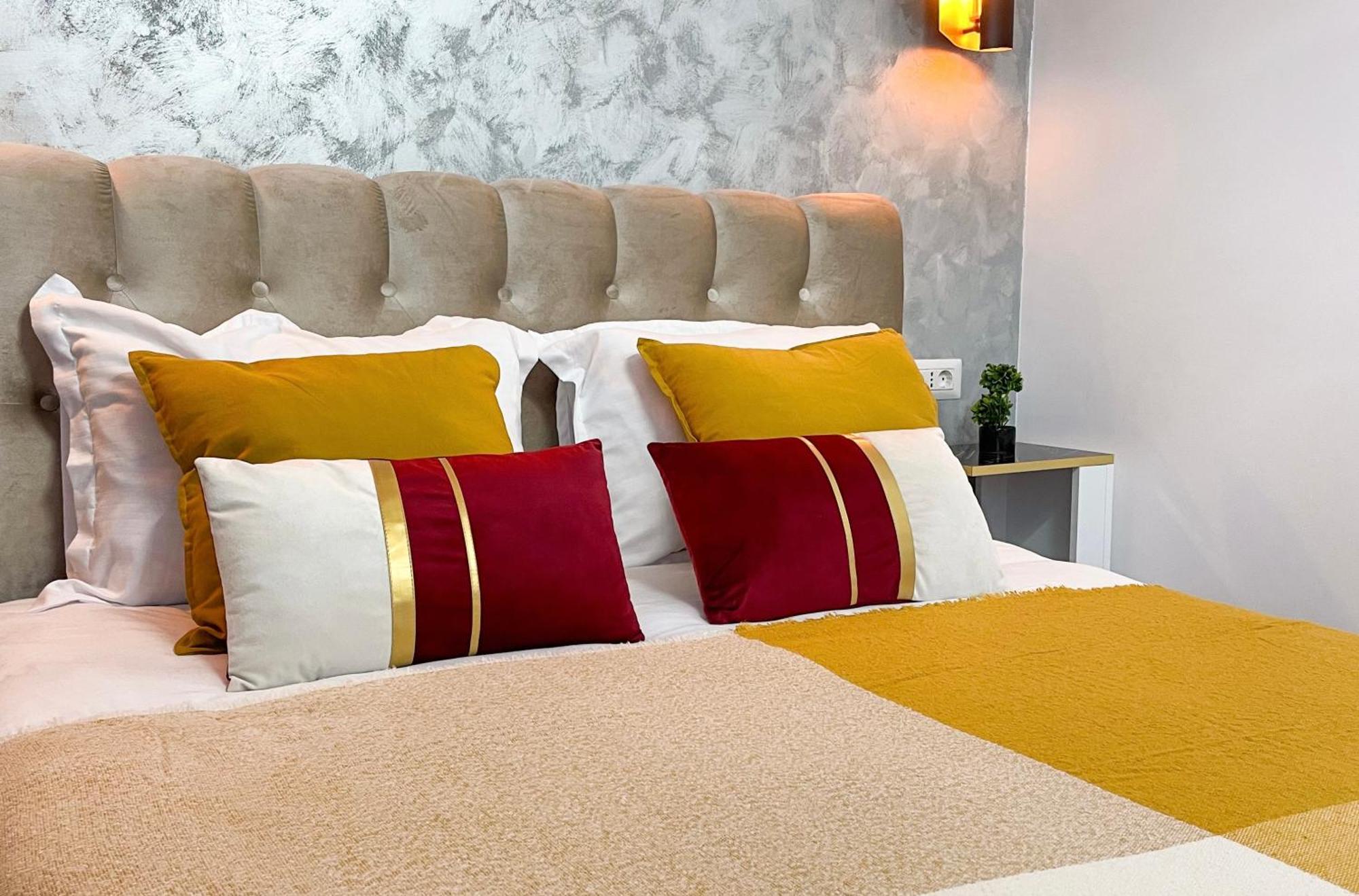 Ferienwohnung Metropolis Elegance Bukarest Zimmer foto